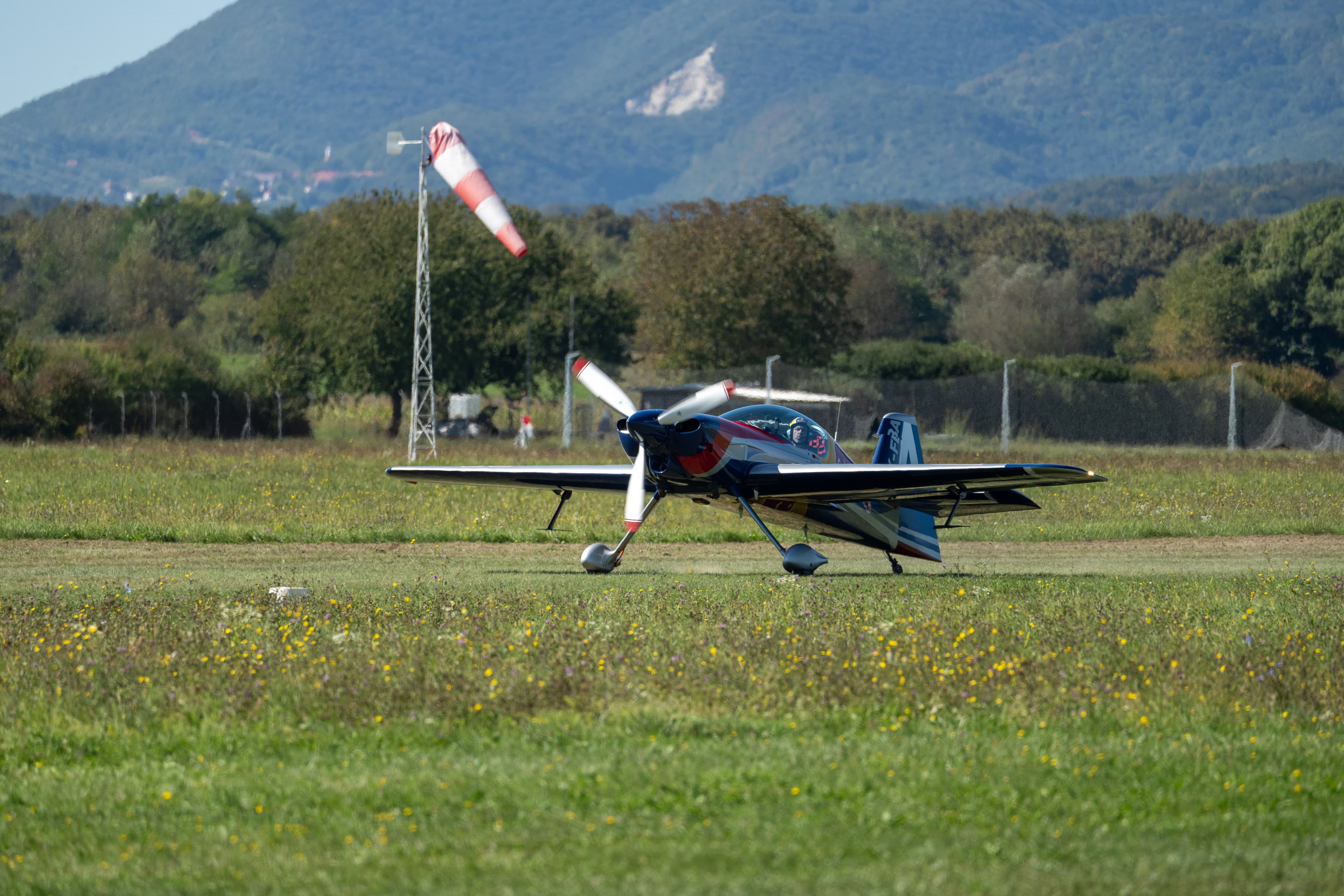 Gyrocopter touching down